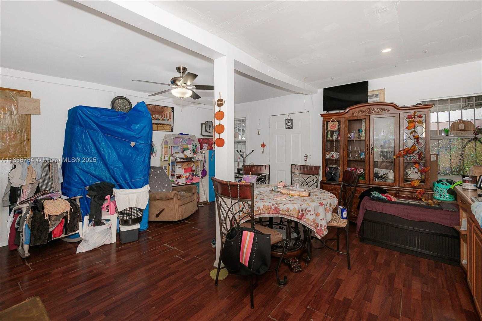 Imagen de Pequeño Objeto