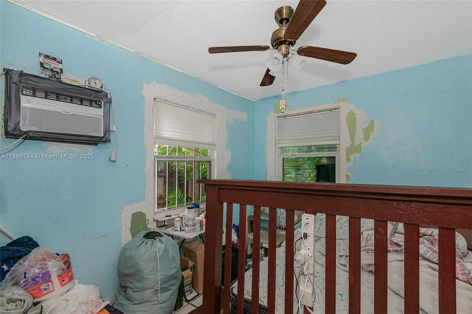 Imagen de Pequeño Objeto