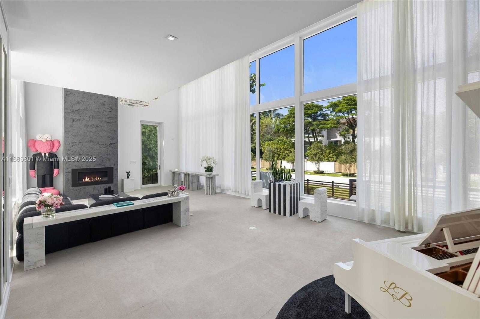 Small Image of 4433 NORTH BAY RD, Miami Beach Number 11