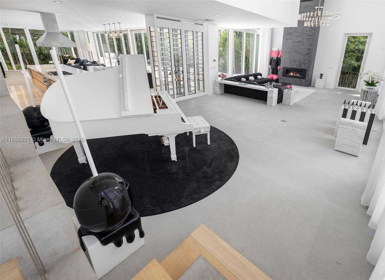 Small Image of 4433 NORTH BAY RD, Miami Beach Number 15