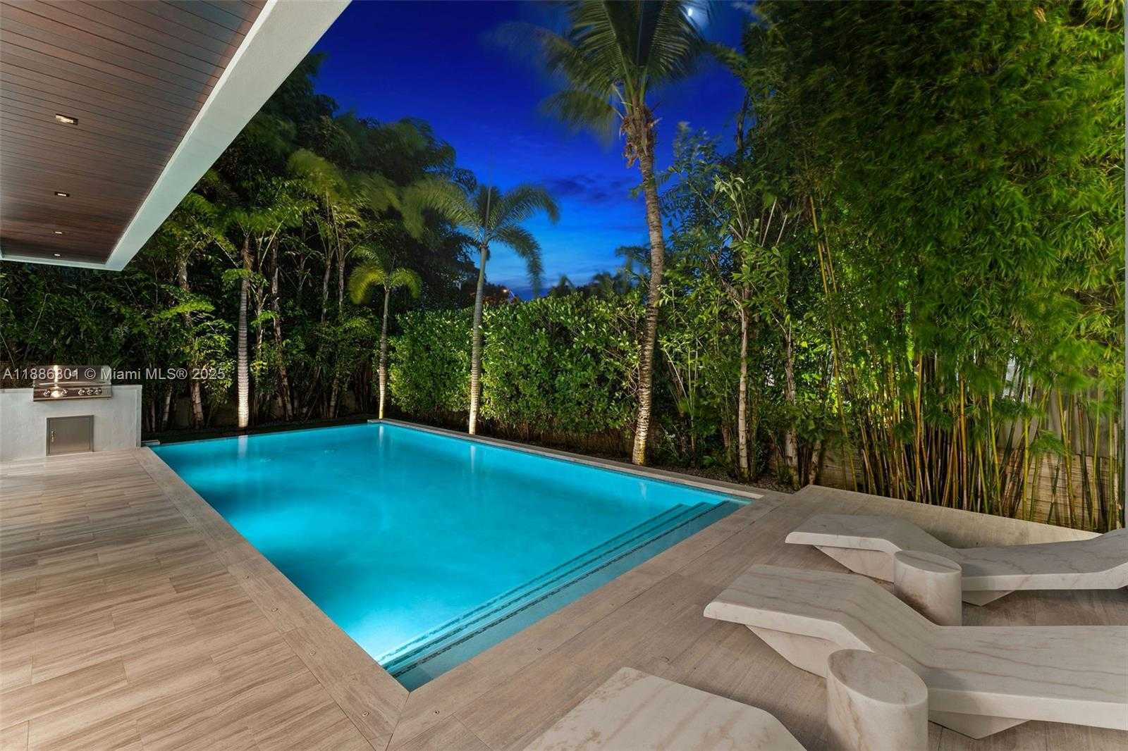 Small Image of 4433 NORTH BAY RD, Miami Beach Number 18