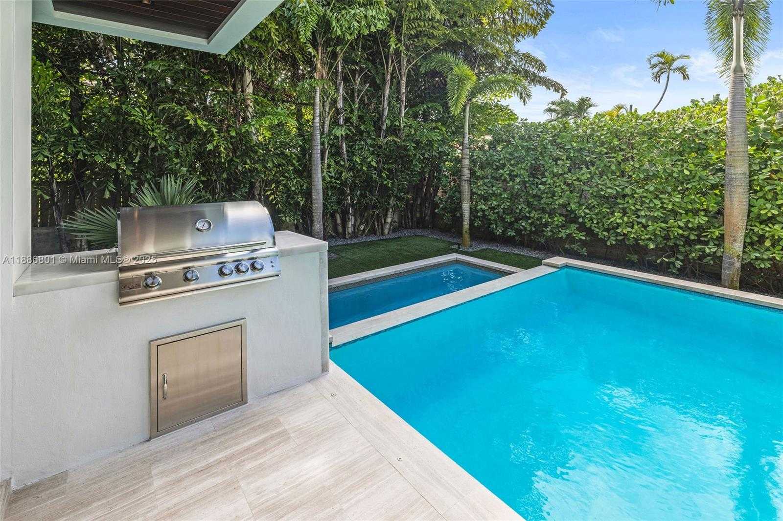 Small Image of 4433 NORTH BAY RD, Miami Beach Number 19