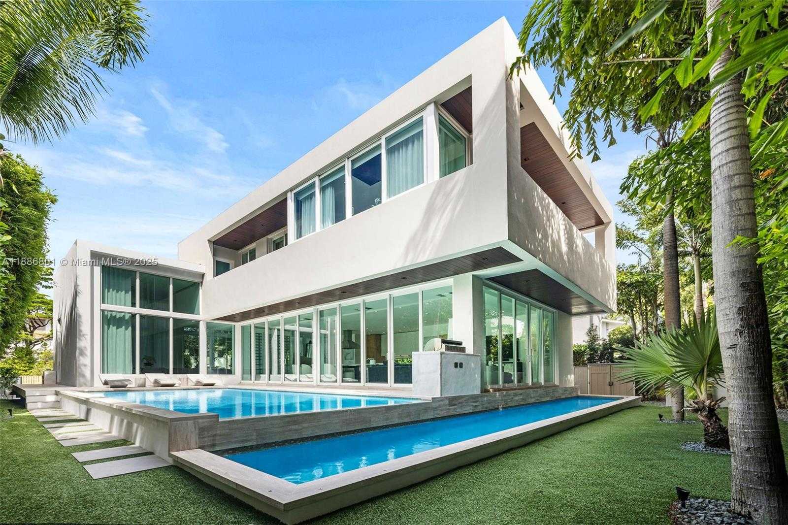 Small Image of 4433 NORTH BAY RD, Miami Beach Number 23