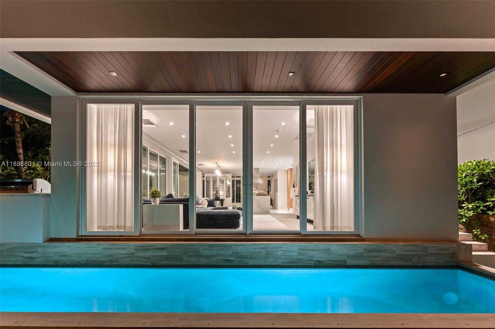 Small Image of 4433 NORTH BAY RD, Miami Beach Number 25