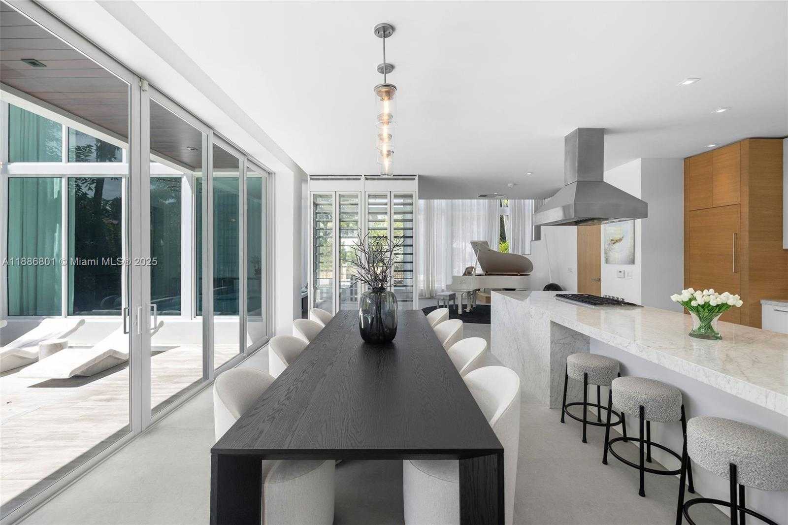 Small Image of 4433 NORTH BAY RD, Miami Beach Number 33