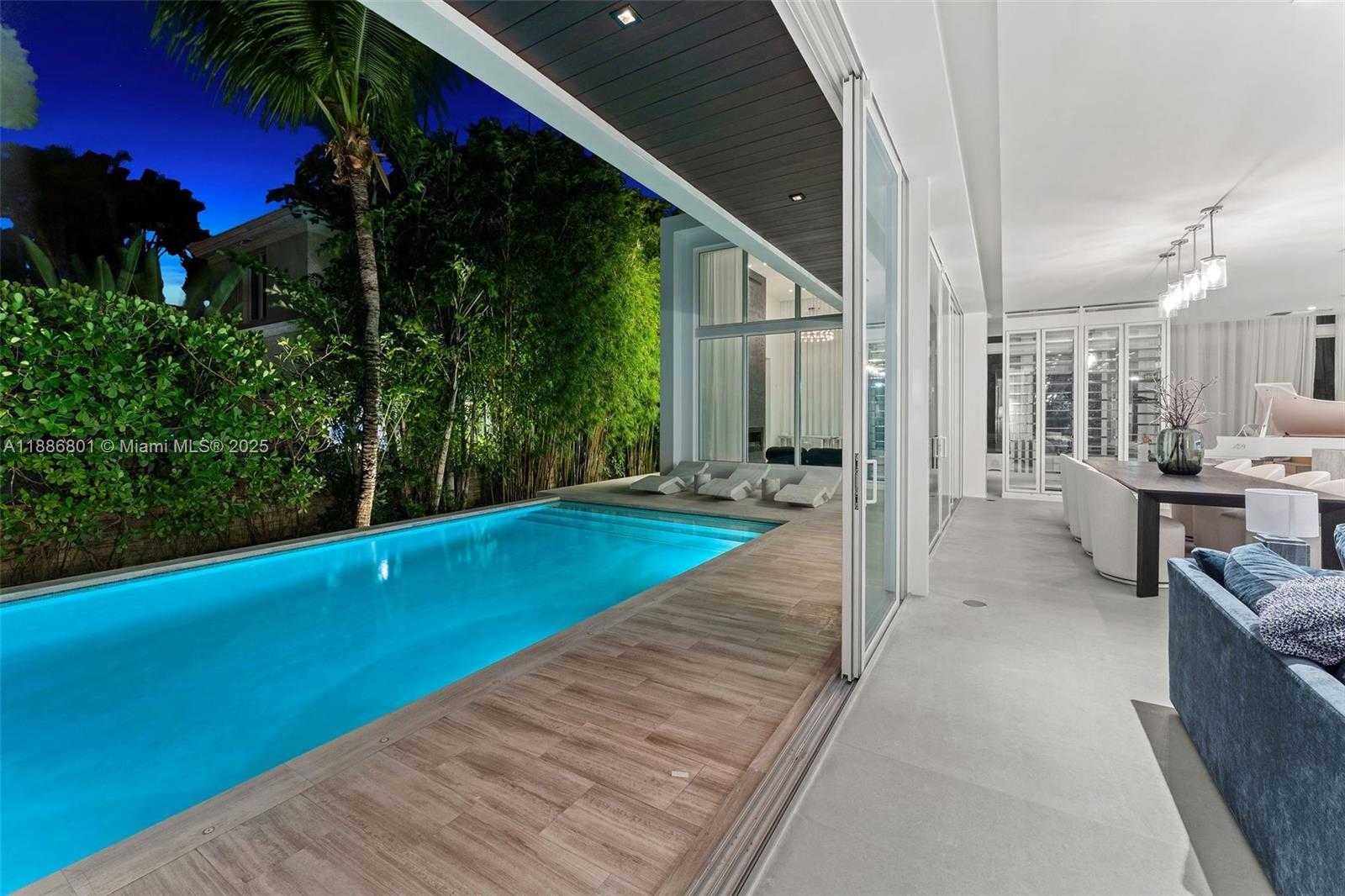 Small Image of 4433 NORTH BAY RD, Miami Beach Number 37