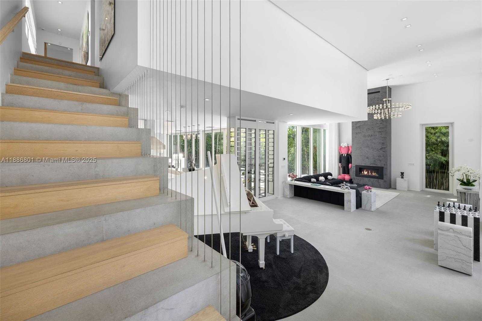 Small Image of 4433 NORTH BAY RD, Miami Beach Number 42