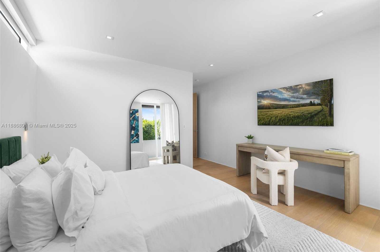 Small Image of 4433 NORTH BAY RD, Miami Beach Number 49