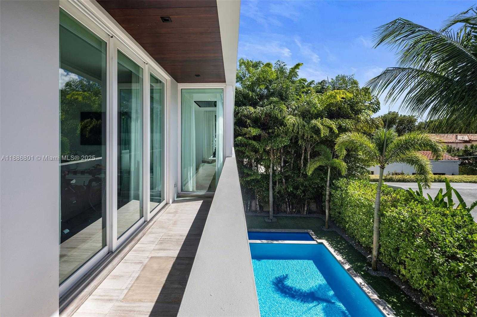 Small Image of 4433 NORTH BAY RD, Miami Beach Number 50