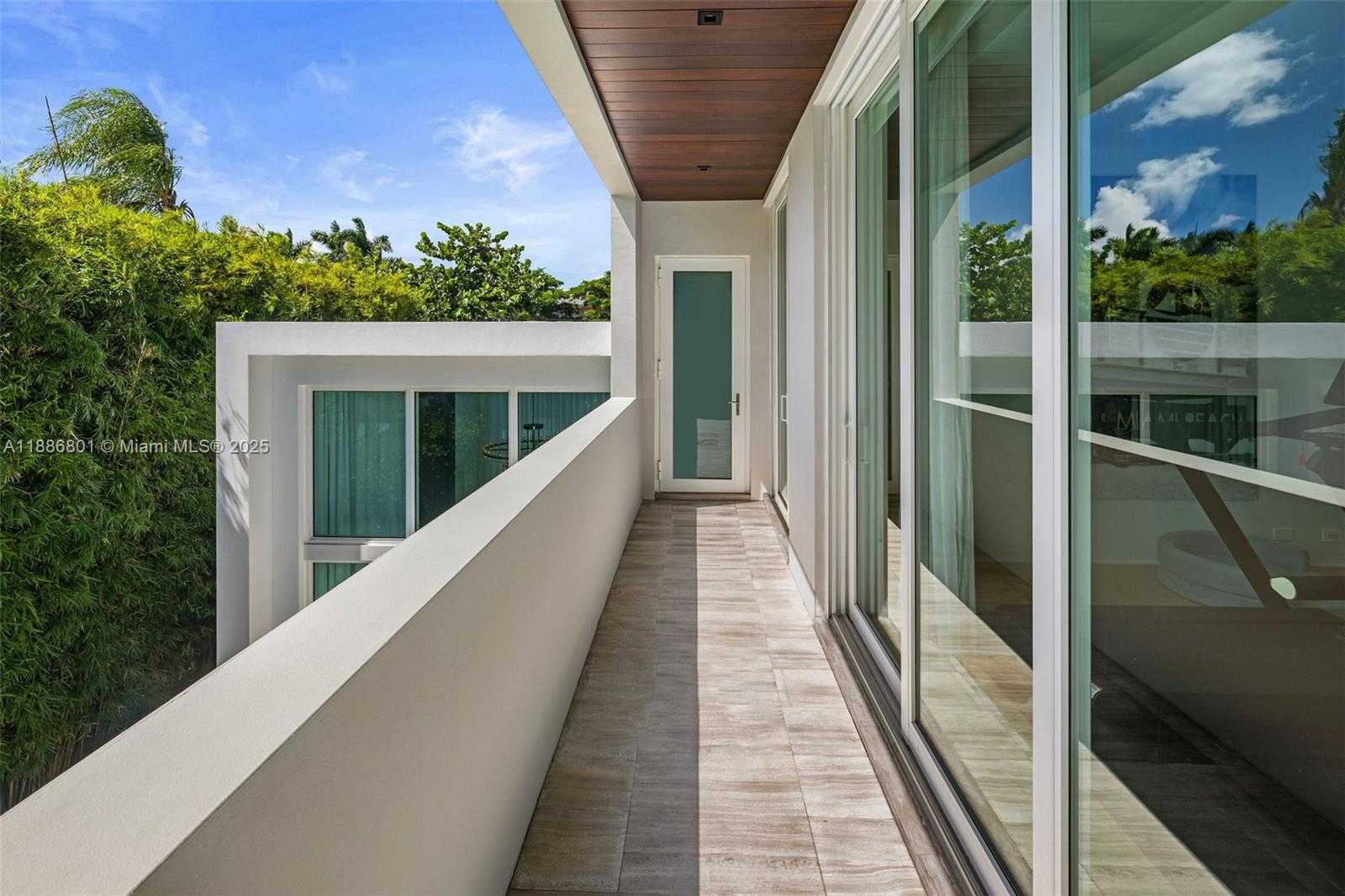 Small Image of 4433 NORTH BAY RD, Miami Beach Number 51