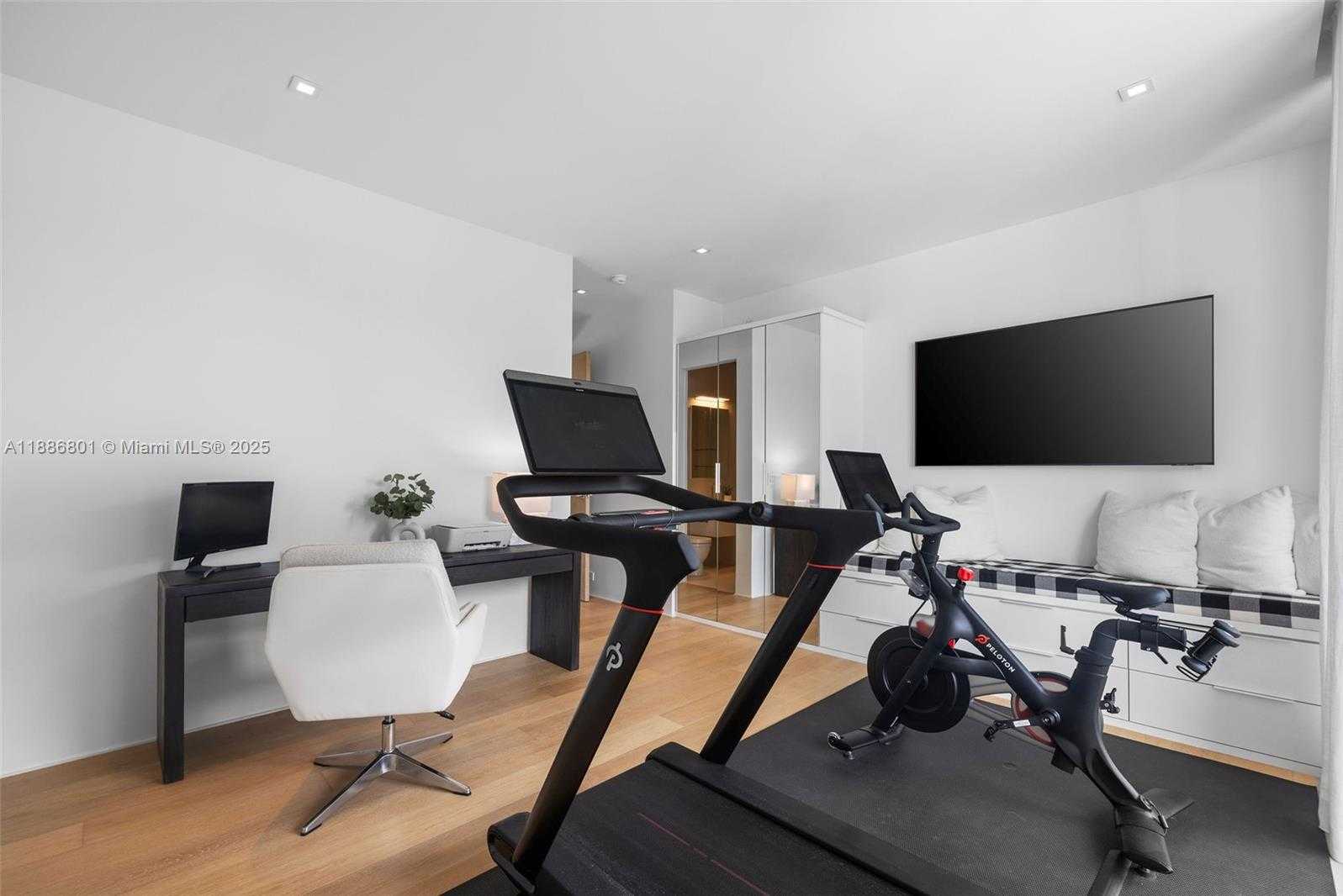 Small Image of 4433 NORTH BAY RD, Miami Beach Number 55