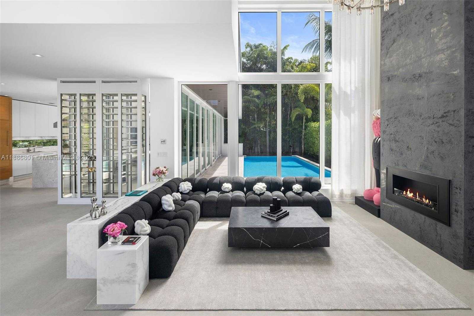 Small Image of 4433 NORTH BAY RD, Miami Beach Number 6