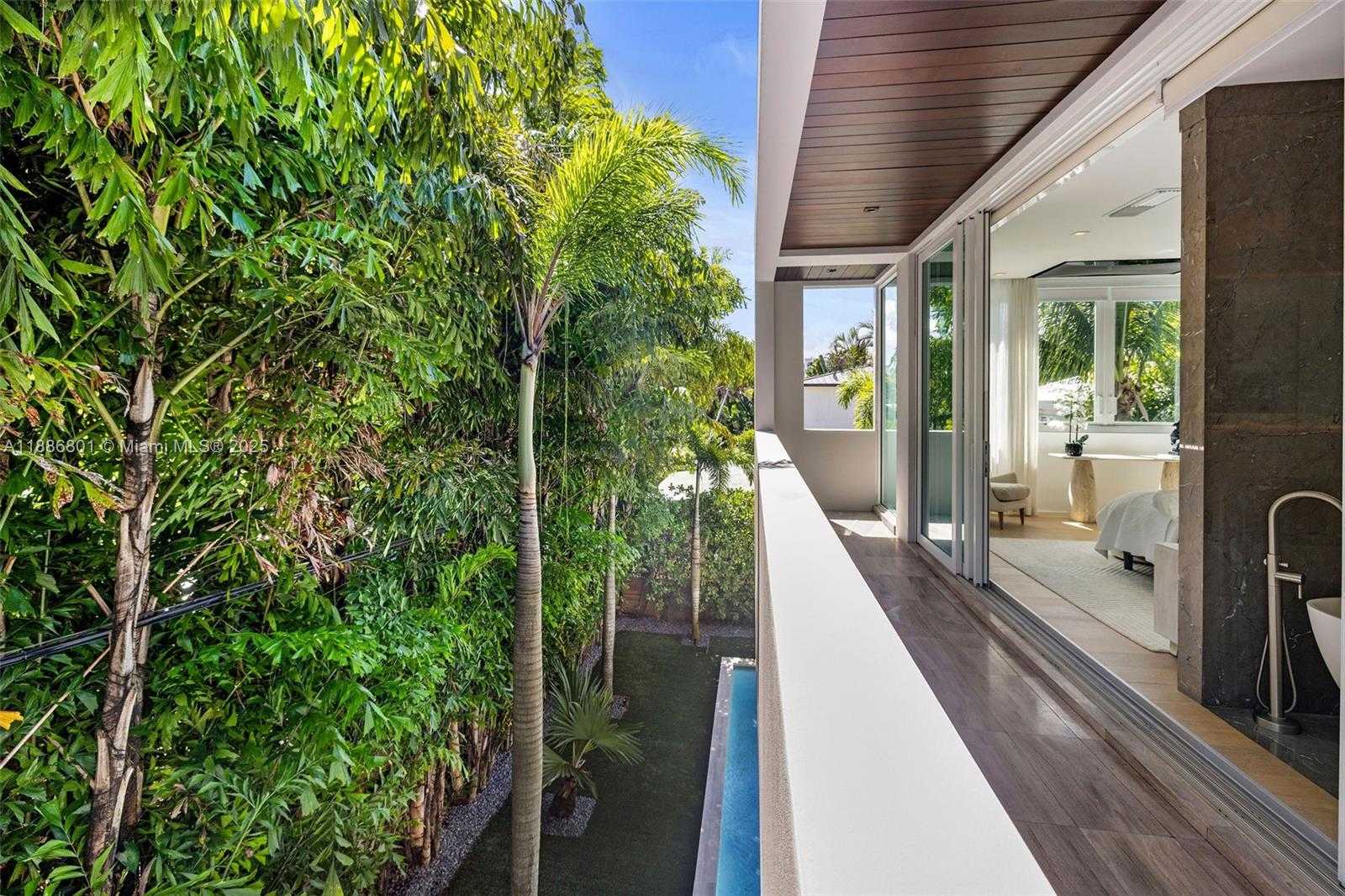 Small Image of 4433 NORTH BAY RD, Miami Beach Number 60
