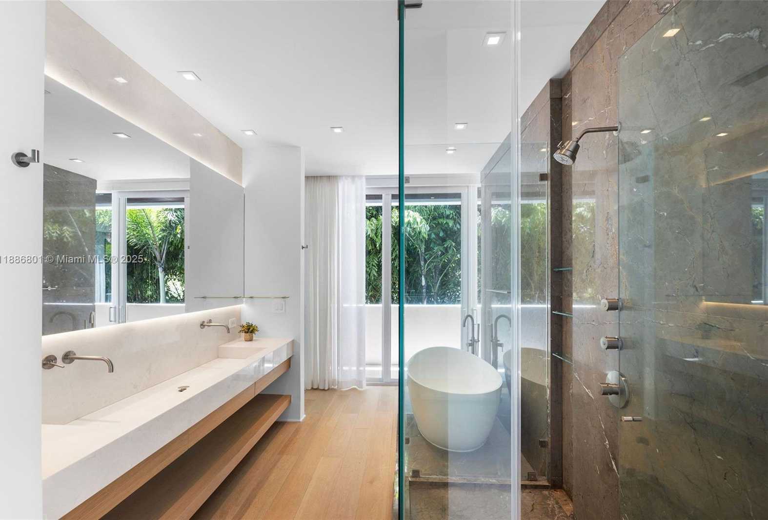 Small Image of 4433 NORTH BAY RD, Miami Beach Number 62