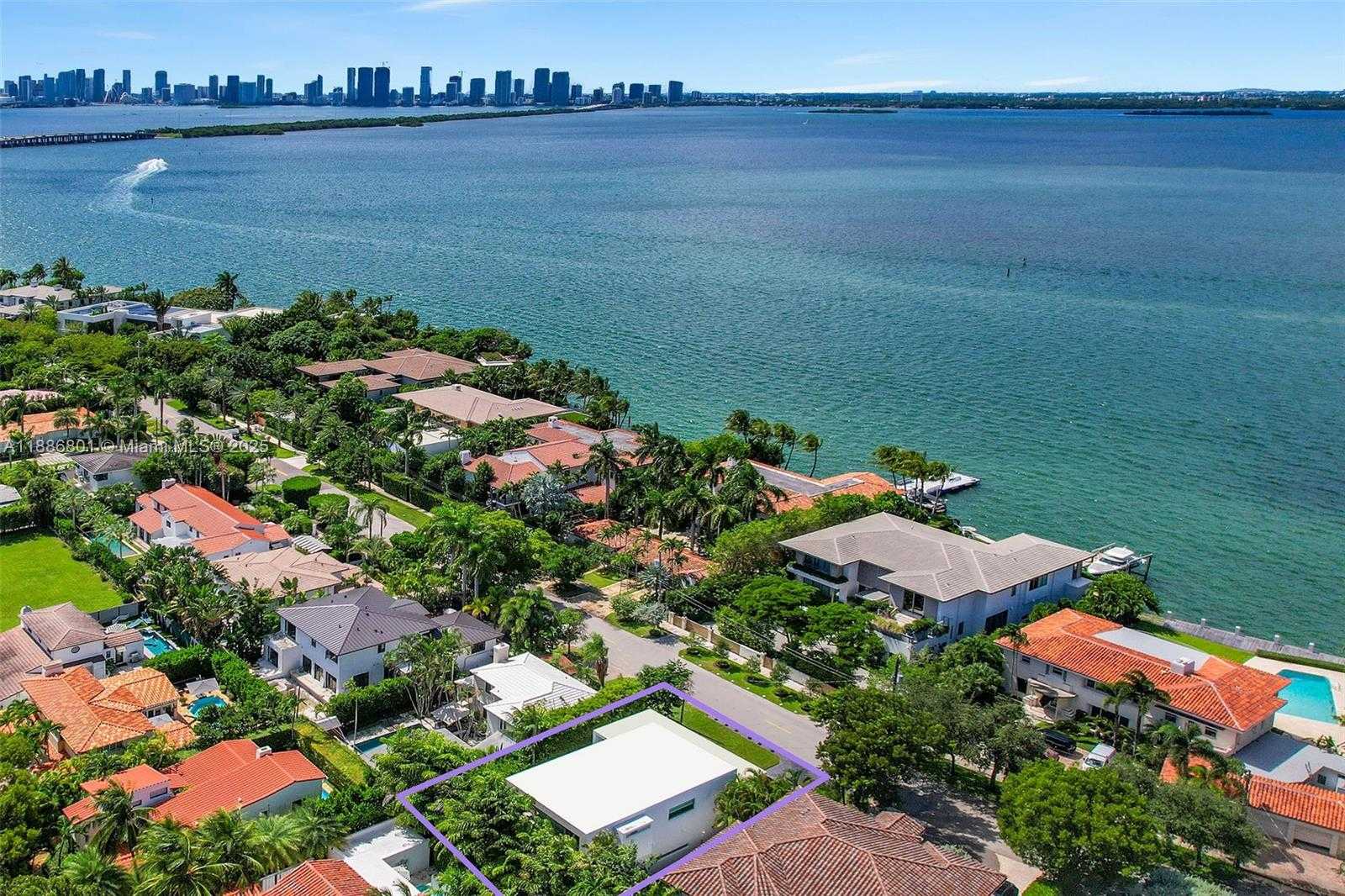 Small Image of 4433 NORTH BAY RD, Miami Beach Number 69