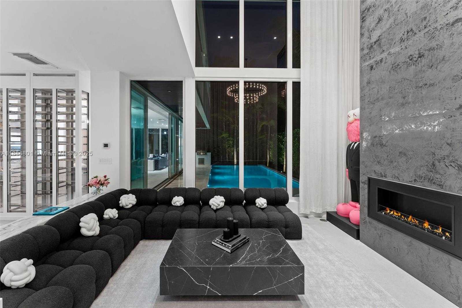 Small Image of 4433 NORTH BAY RD, Miami Beach Number 7