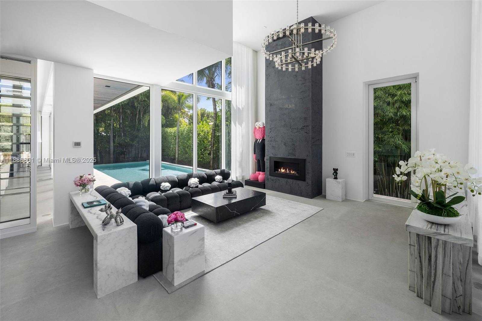 Small Image of 4433 NORTH BAY RD, Miami Beach Number 9