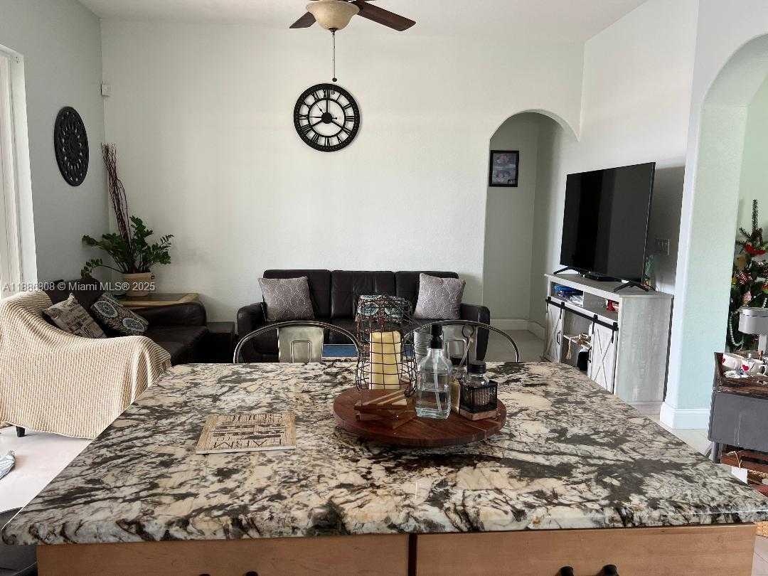 Small Image of 18247 NORTH WEST 88TH PL, Hialeah Number 15