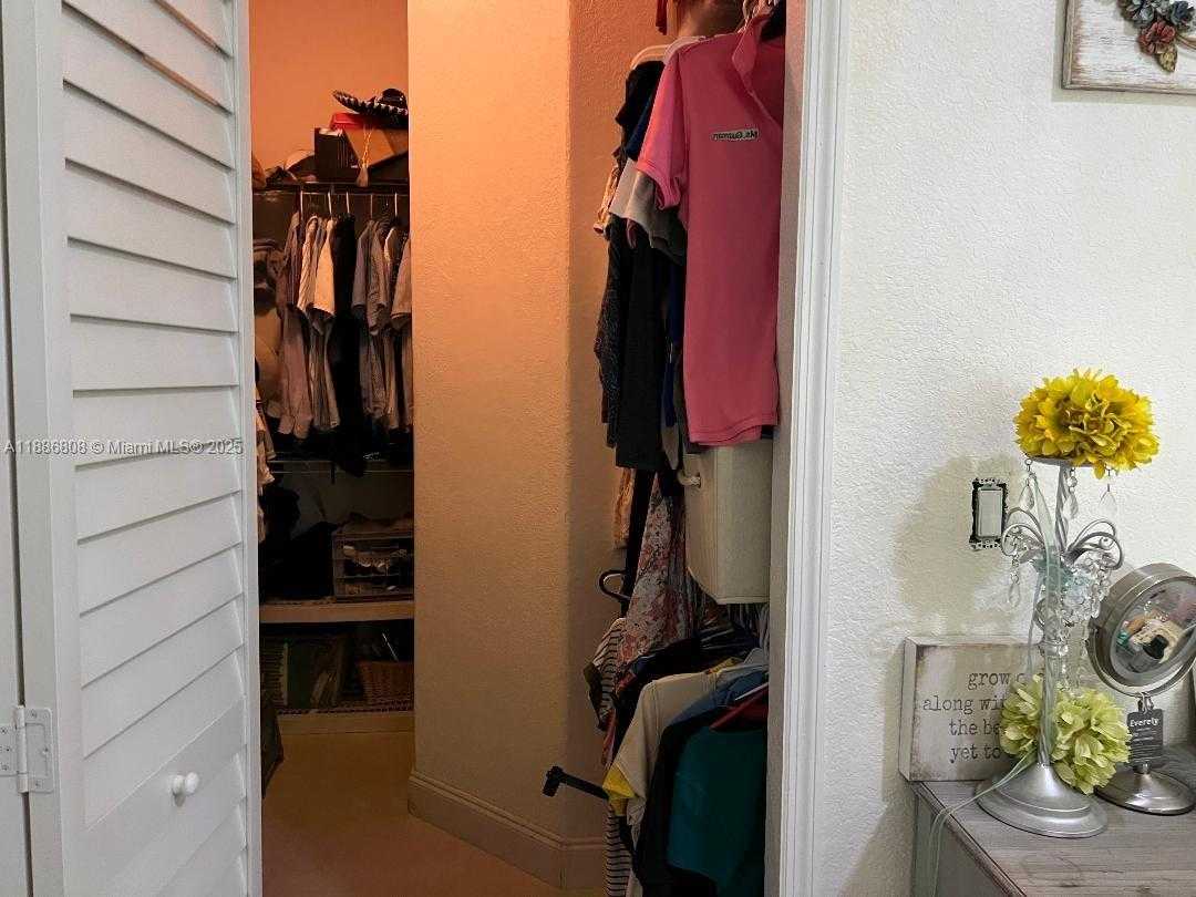 Small Image of 18247 NORTH WEST 88TH PL, Hialeah Number 19