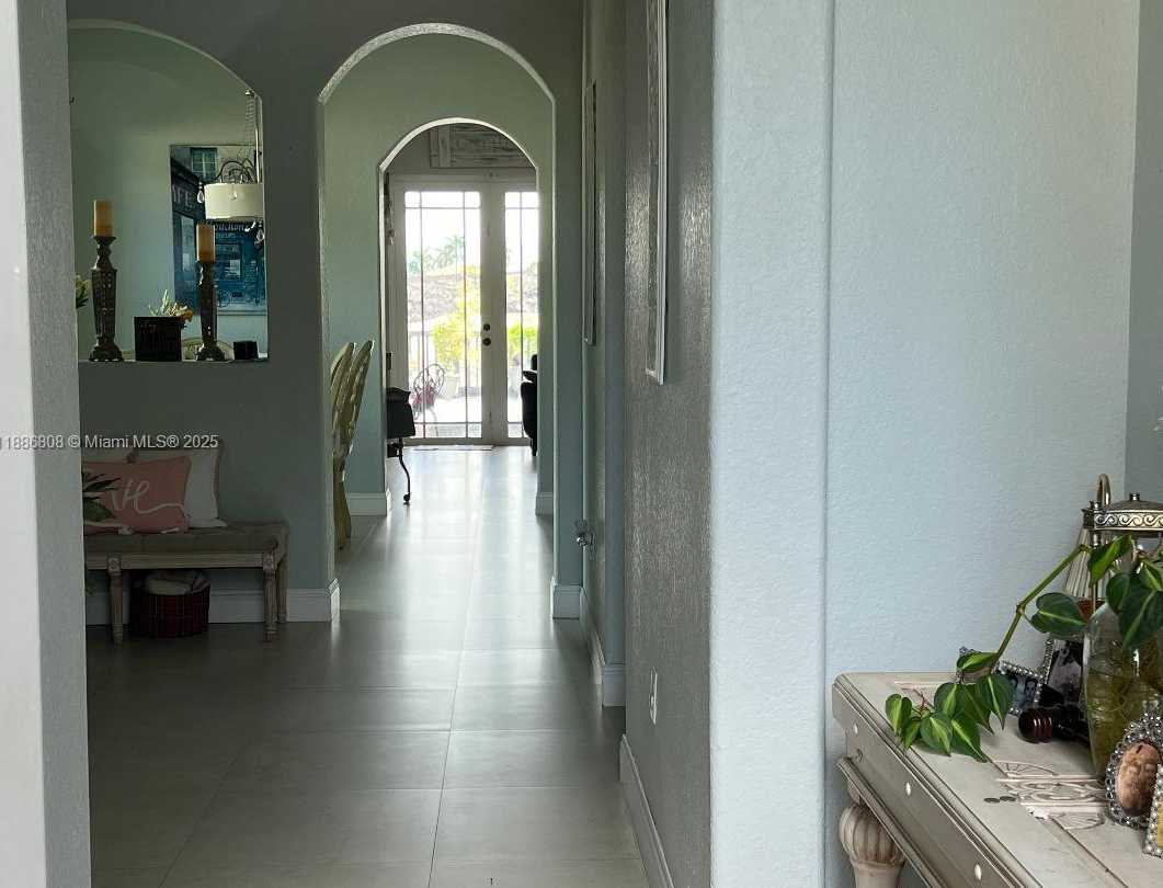 Small Image of 18247 NORTH WEST 88TH PL, Hialeah Number 2