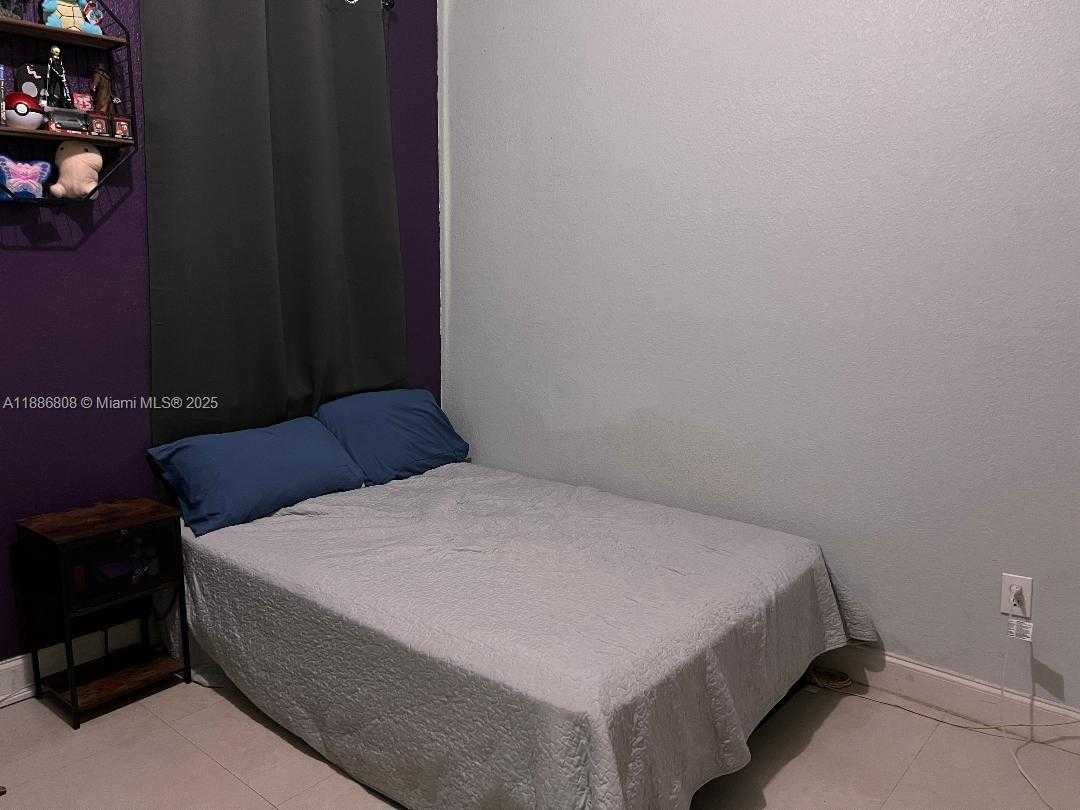 Small Image of 18247 NORTH WEST 88TH PL, Hialeah Number 26