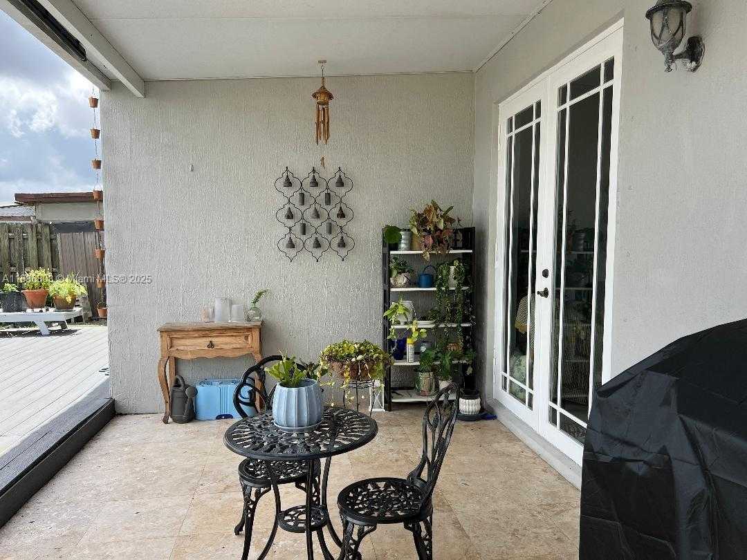 Small Image of 18247 NORTH WEST 88TH PL, Hialeah Number 39