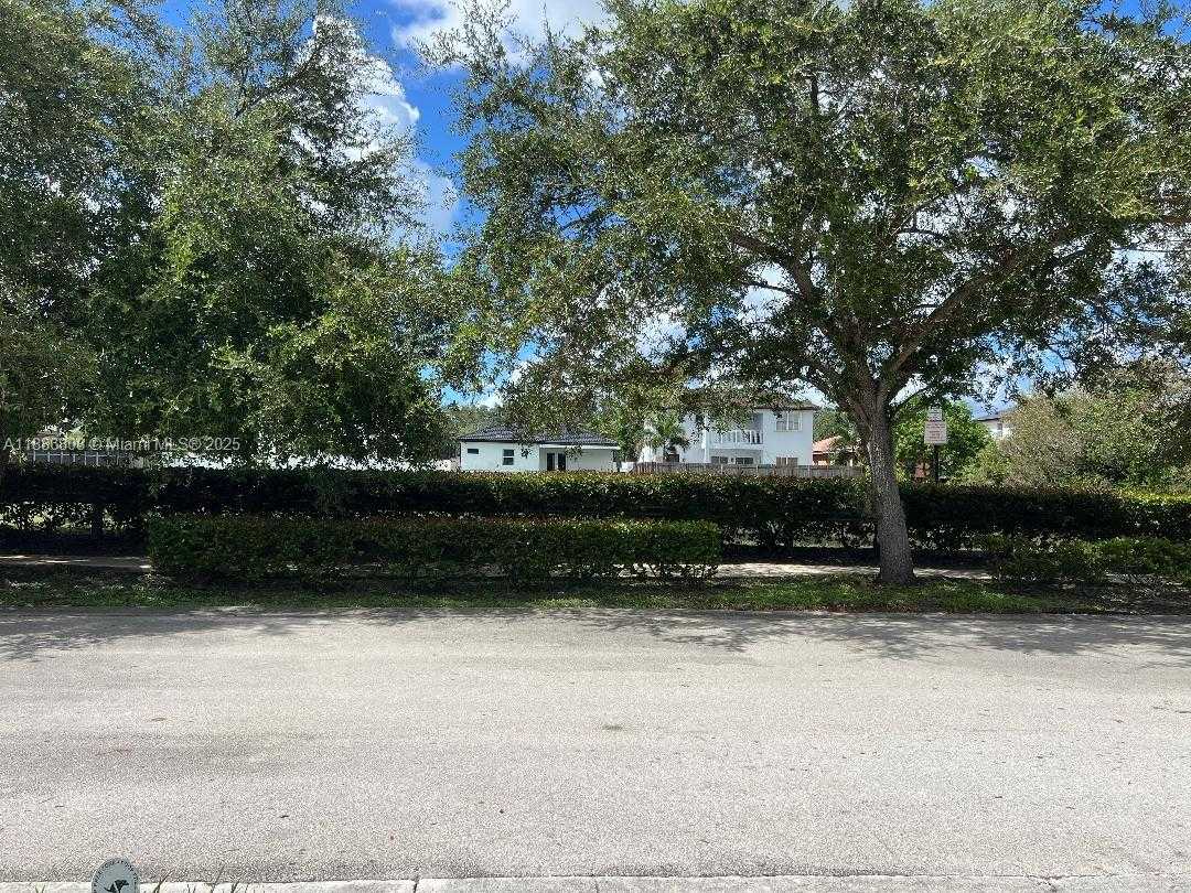 Small Image of 18247 NORTH WEST 88TH PL, Hialeah Number 40