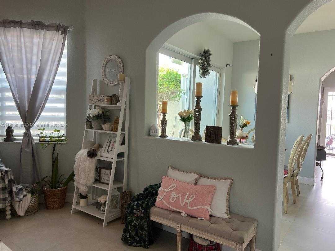 Small Image of 18247 NORTH WEST 88TH PL, Hialeah Number 5