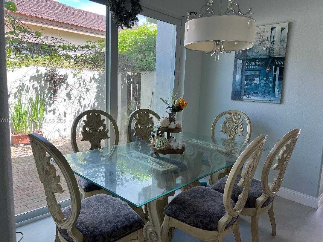Small Image of 18247 NORTH WEST 88TH PL, Hialeah Number 7