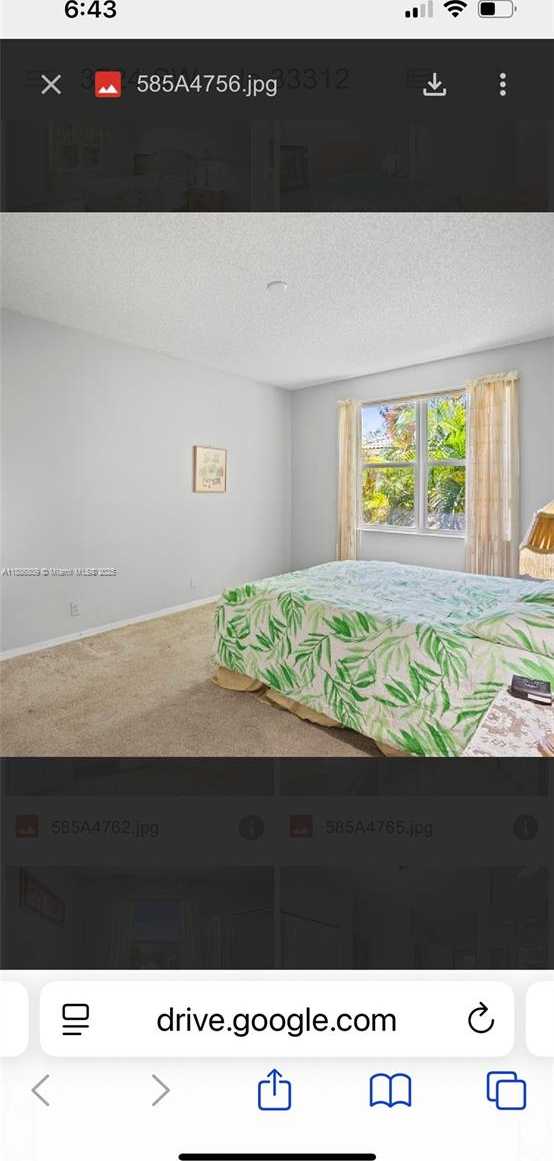 Small Image of Hollywood Number 7