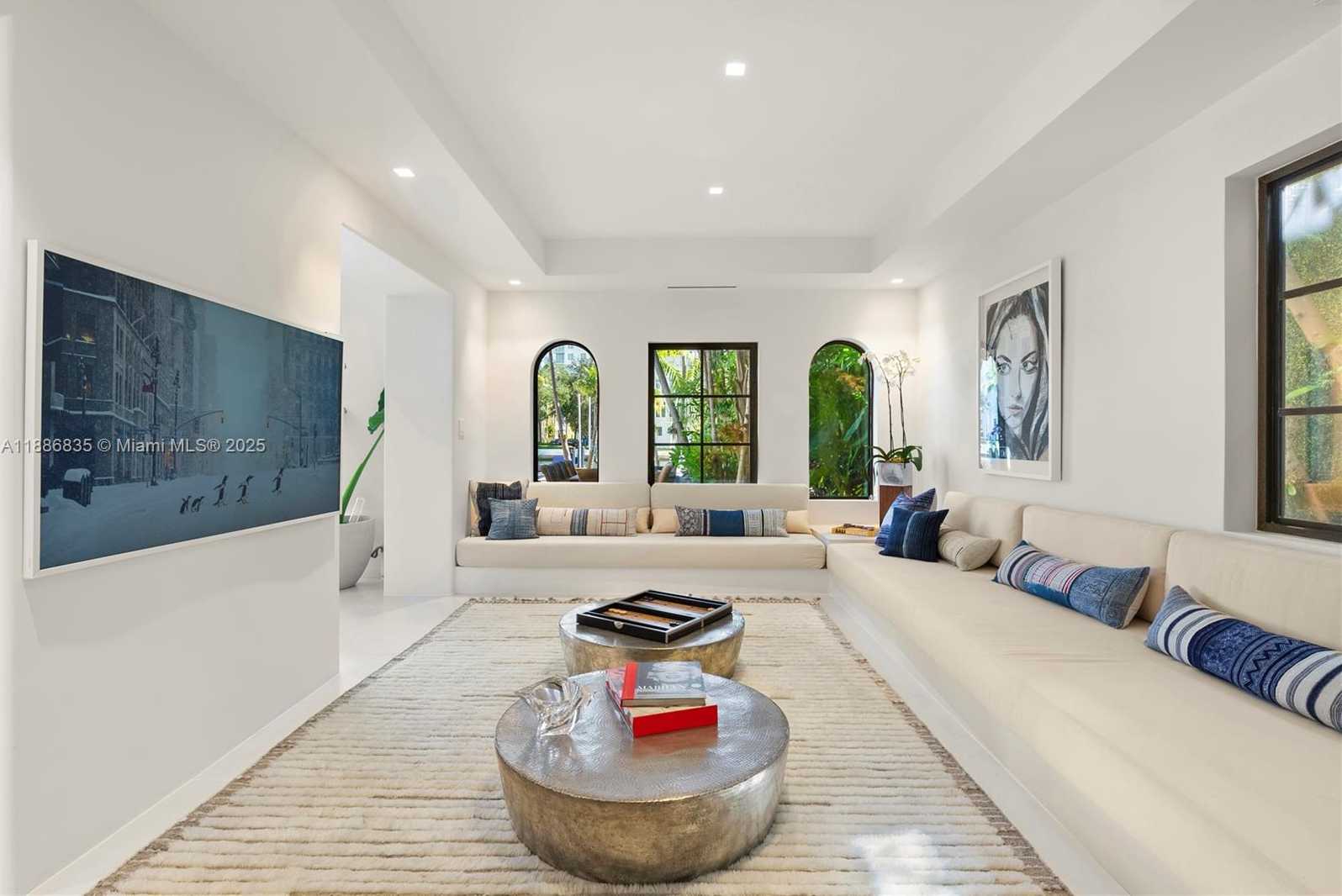 Small Image of 6065 PINE TREE DR, Miami Beach Number 12