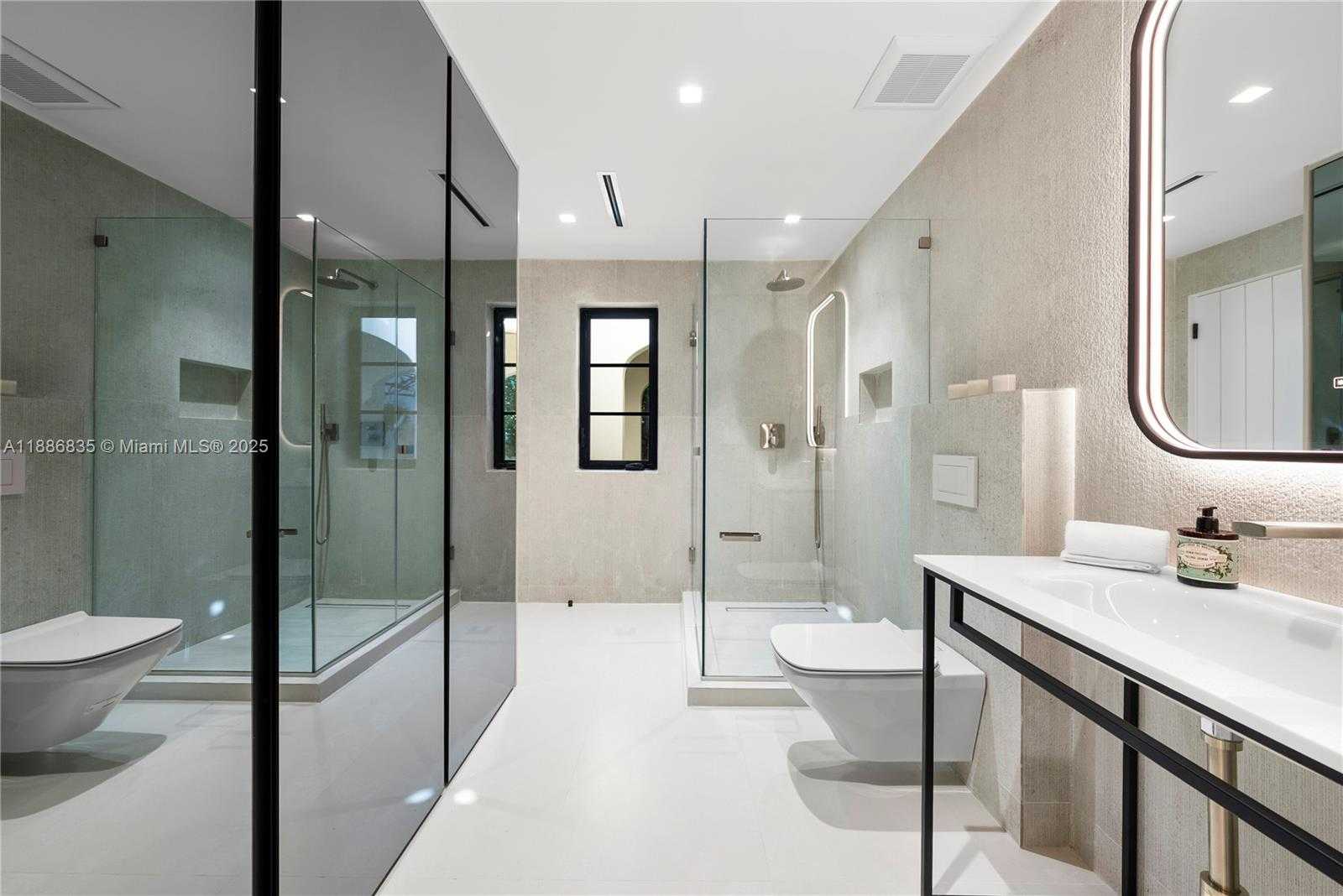 Small Image of 6065 PINE TREE DR, Miami Beach Number 23