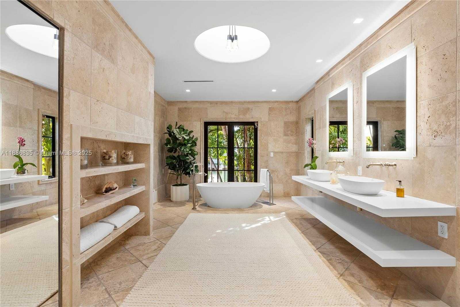 Small Image of 6065 PINE TREE DR, Miami Beach Number 27