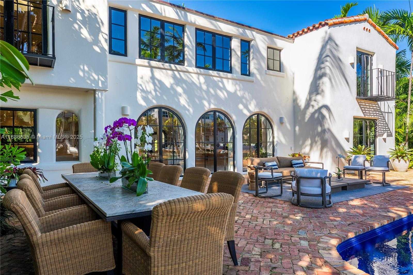 Small Image of 6065 PINE TREE DR, Miami Beach Number 33