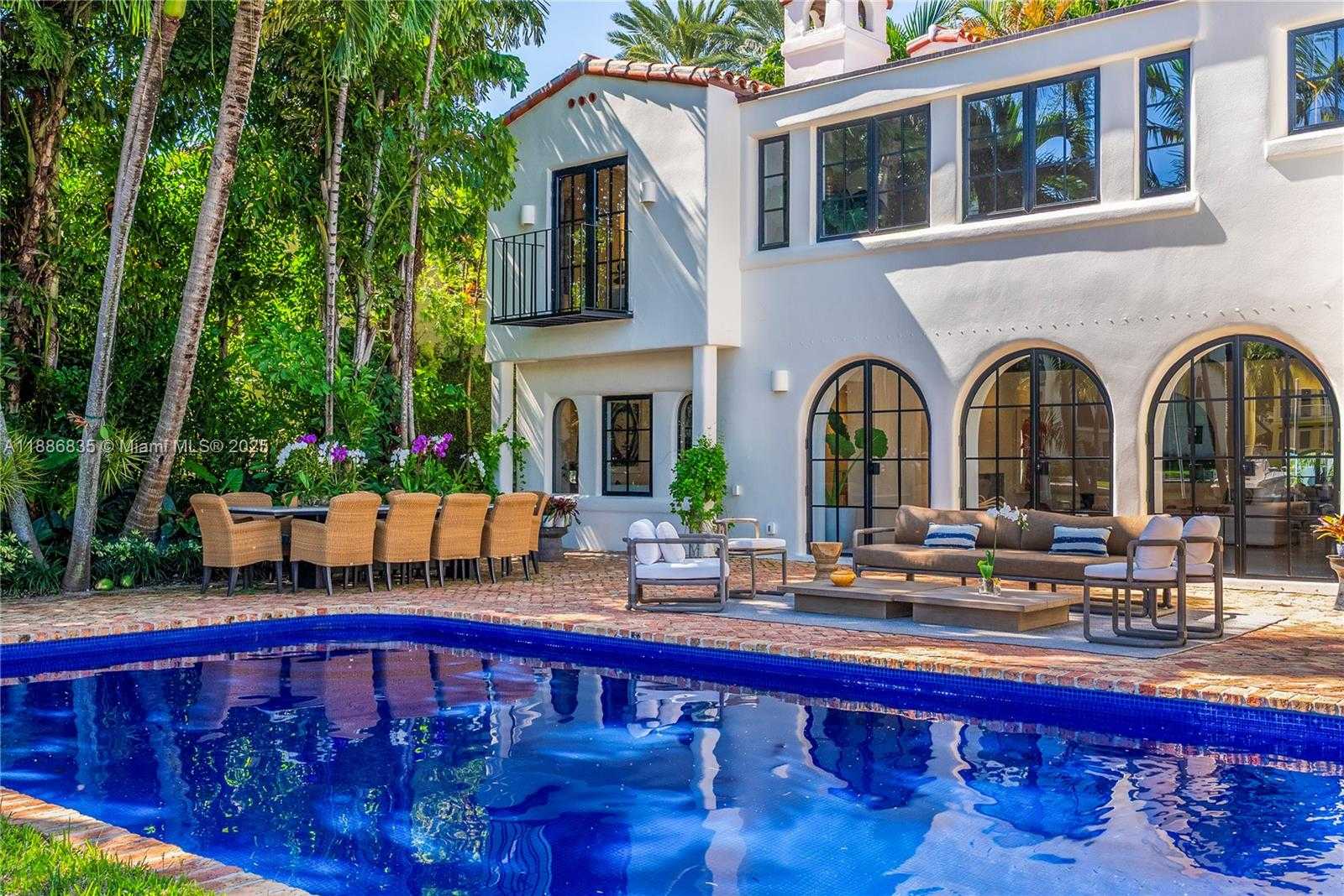 Small Image of 6065 PINE TREE DR, Miami Beach Number 34