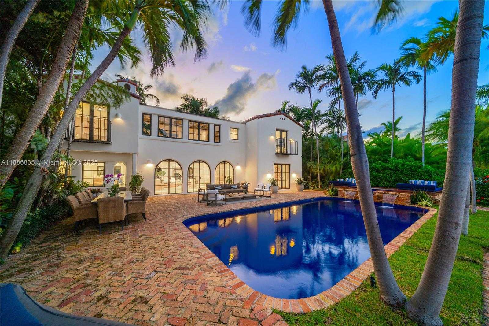 Small Image of 6065 PINE TREE DR, Miami Beach Number 36