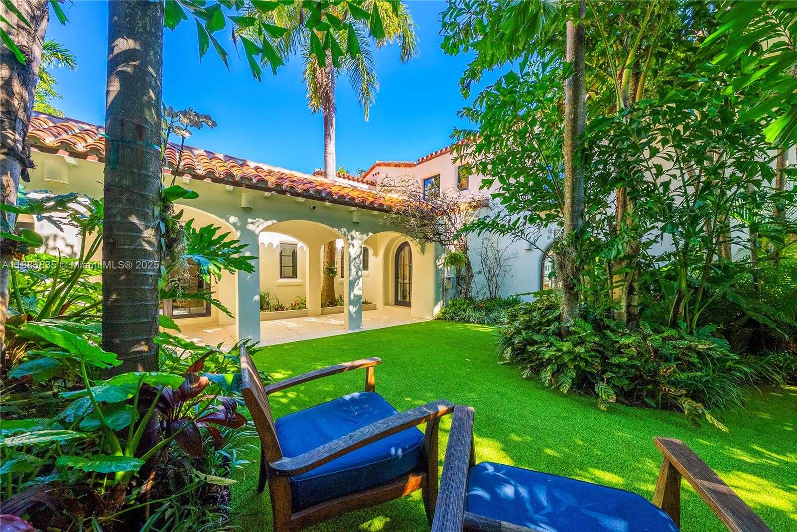 Small Image of 6065 PINE TREE DR, Miami Beach Number 5