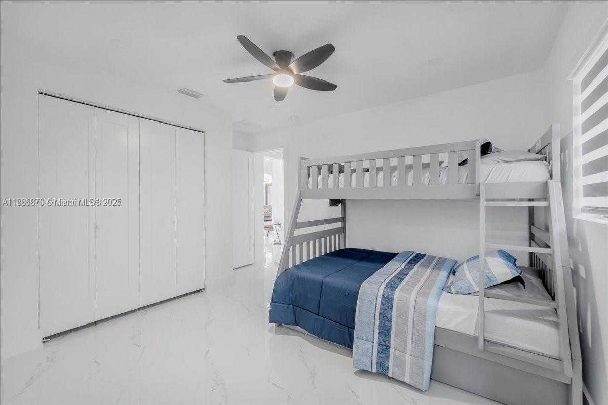Small Image of 3728 SOUTH EAST 18TH AVE, Other City - In The State Of Florida Number 49