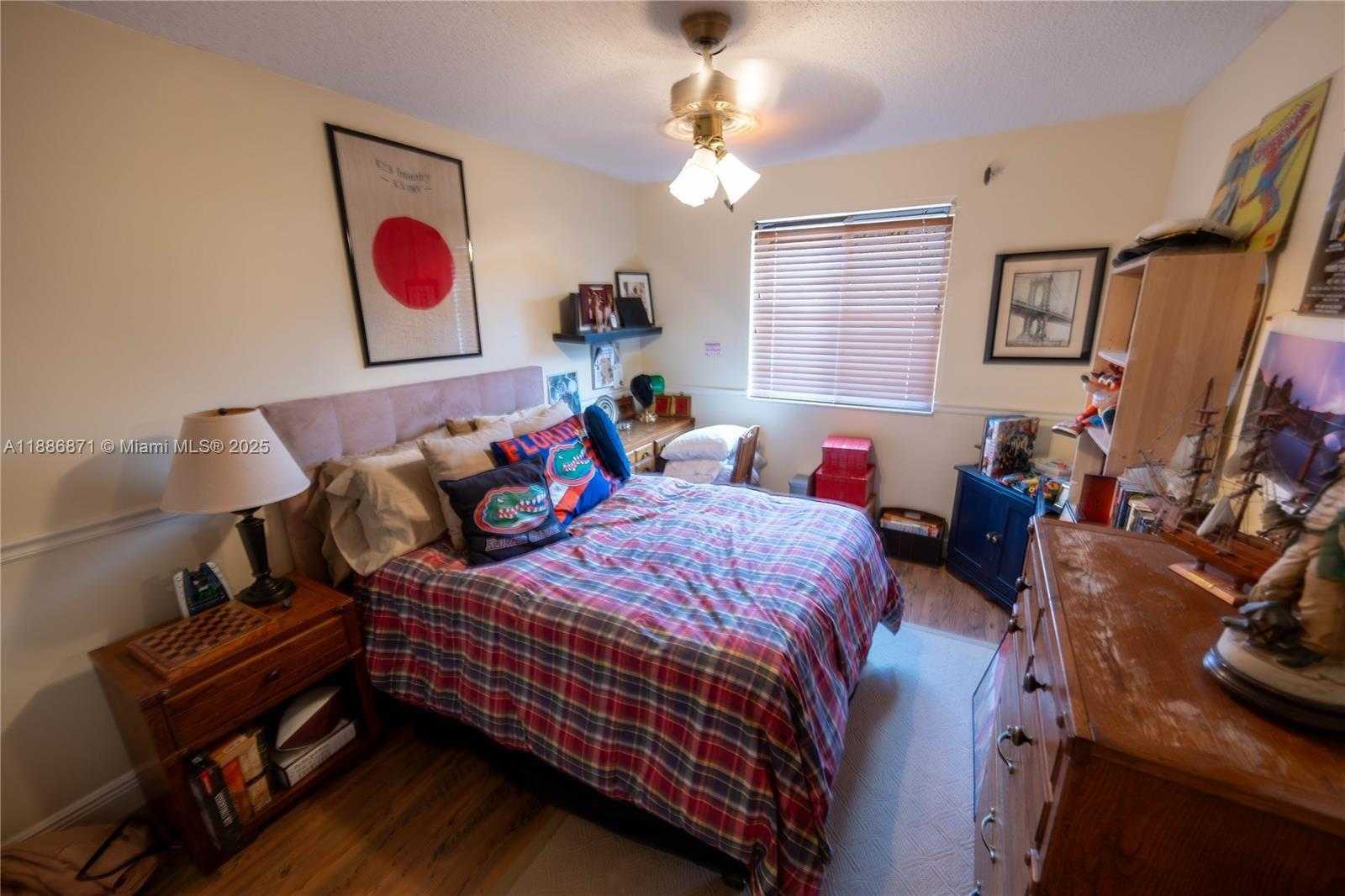 Small Image of 10740 SOUTH WEST 14TH CT, Davie Number 17