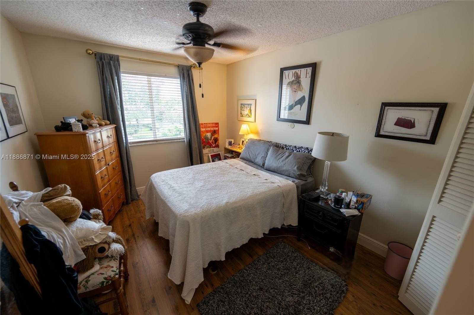 Small Image of 10740 SOUTH WEST 14TH CT, Davie Number 20