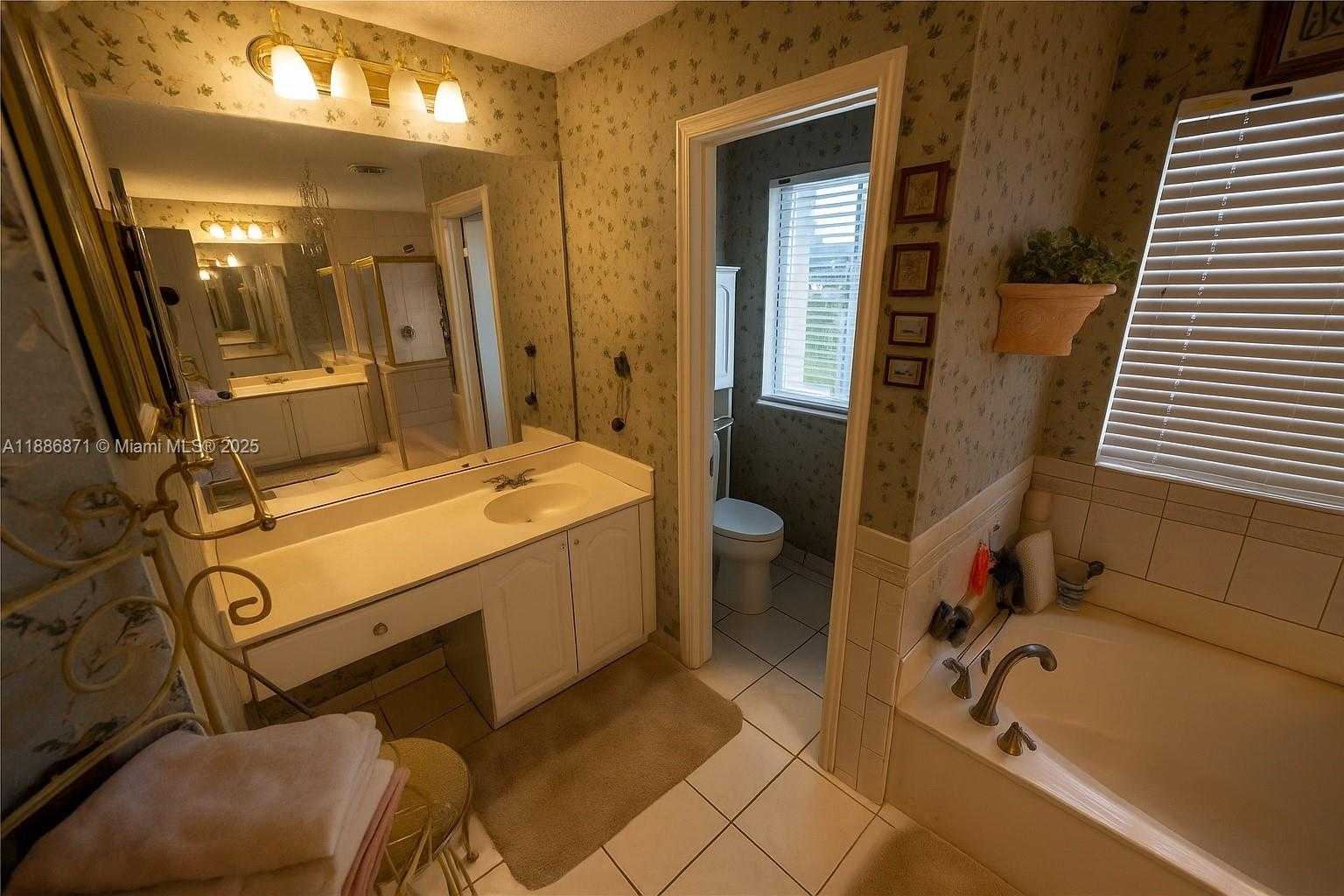Small Image of 10740 SOUTH WEST 14TH CT, Davie Number 24