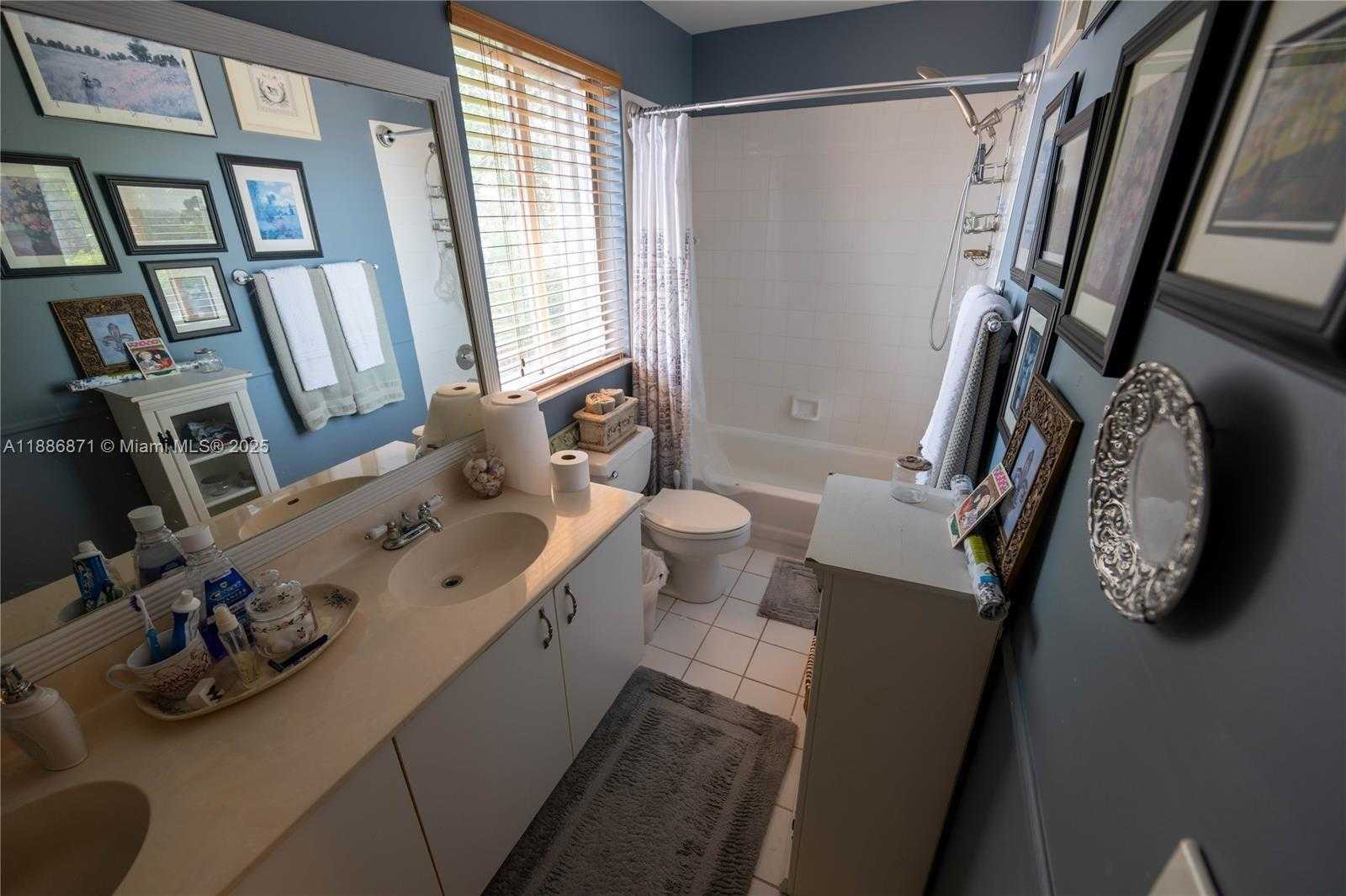Small Image of 10740 SOUTH WEST 14TH CT, Davie Number 26