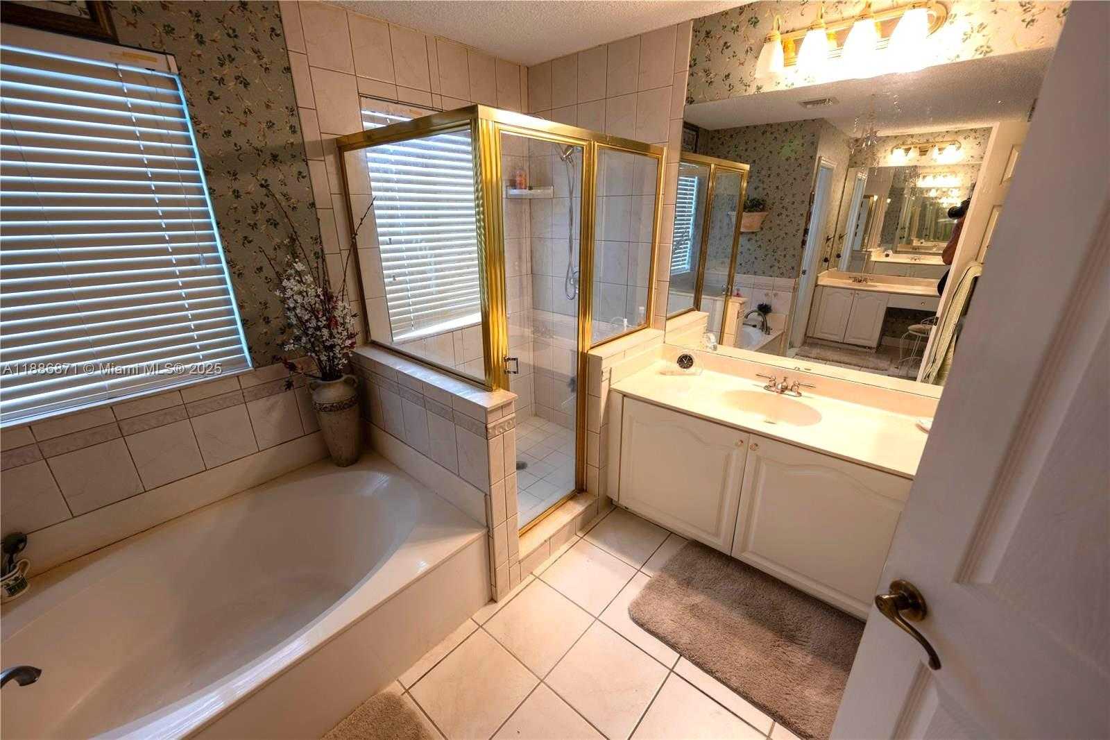 Small Image of 10740 SOUTH WEST 14TH CT, Davie Number 29