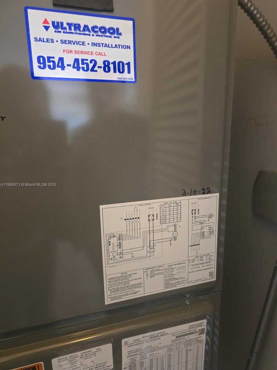 Small Image of 10740 SOUTH WEST 14TH CT, Davie Number 34