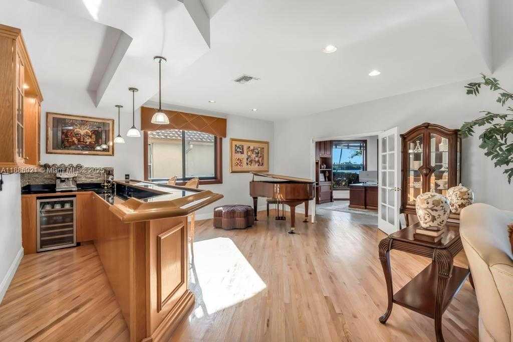 Small Image of 18112 NORTH WEST 15TH CT, Pembroke Pines Number 23