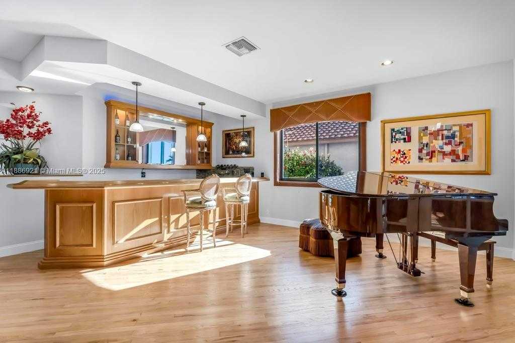 Small Image of 18112 NORTH WEST 15TH CT, Pembroke Pines Number 25