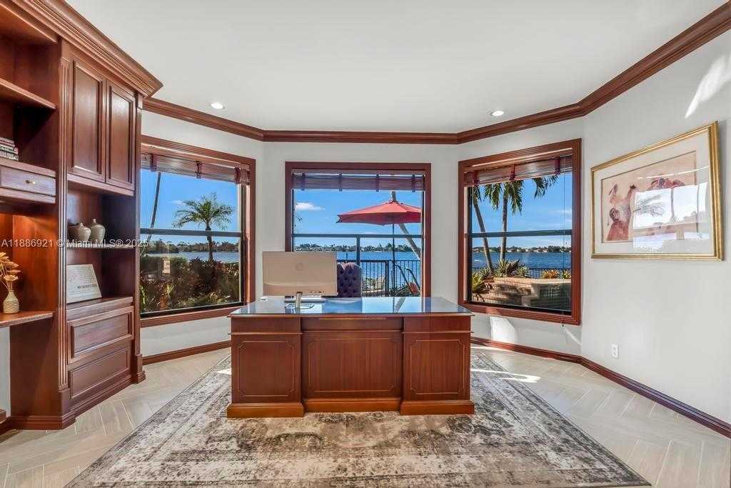 Small Image of 18112 NORTH WEST 15TH CT, Pembroke Pines Number 26