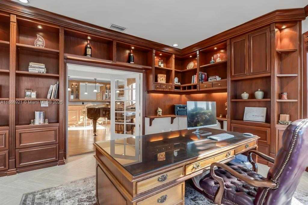 Small Image of 18112 NORTH WEST 15TH CT, Pembroke Pines Number 27