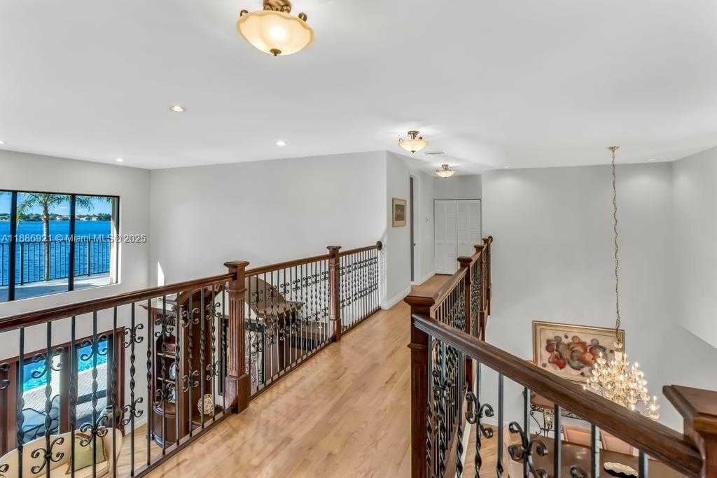 Small Image of 18112 NORTH WEST 15TH CT, Pembroke Pines Number 32