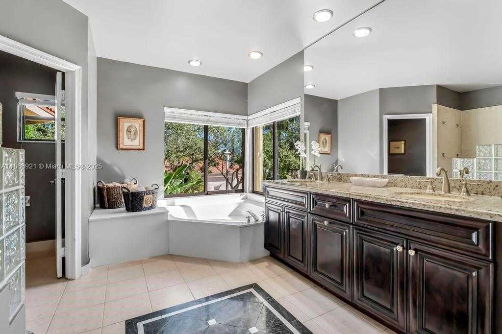 Small Image of 18112 NORTH WEST 15TH CT, Pembroke Pines Number 37